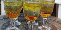 خواص عرق بیدمشک و عسل